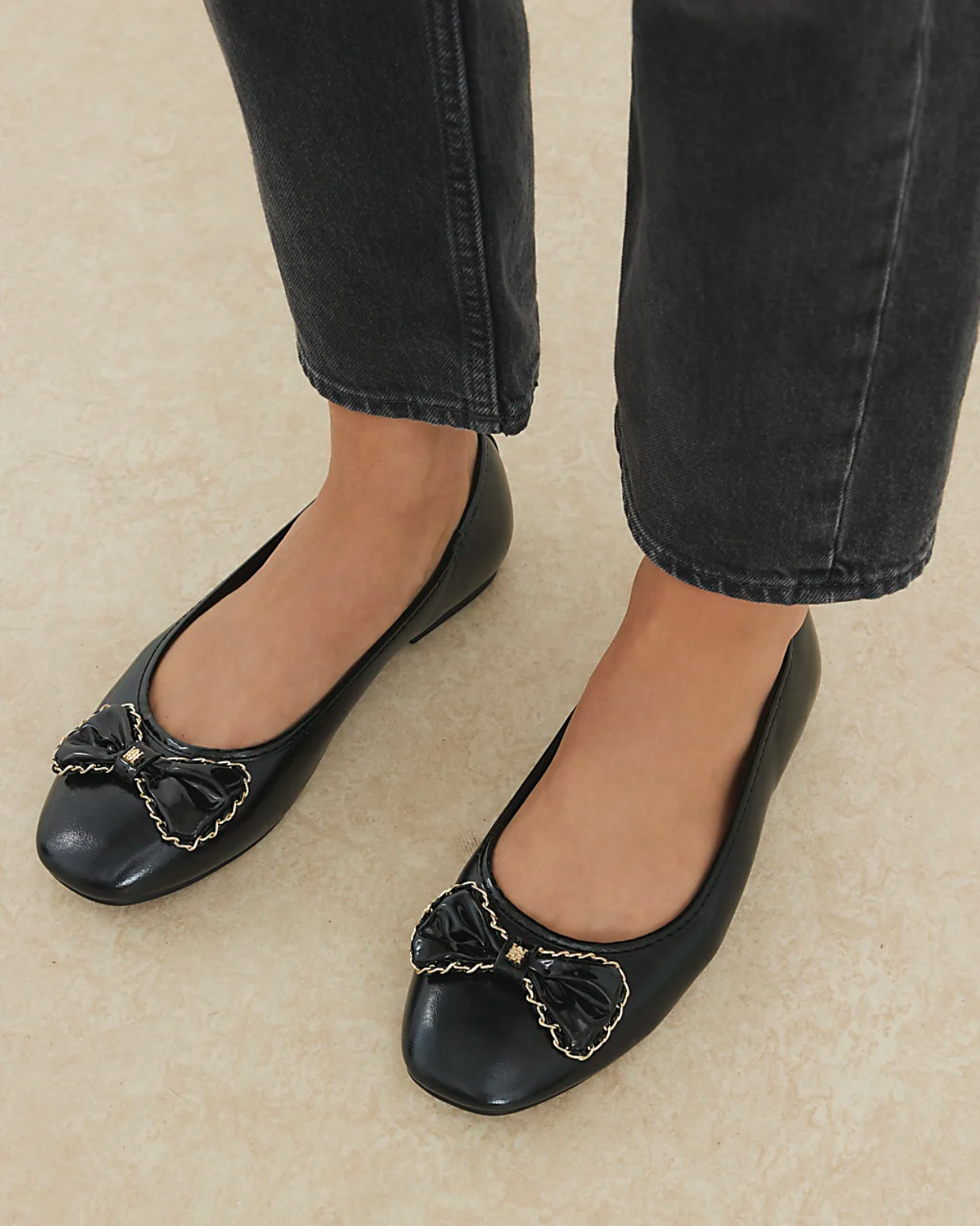 RI Black Chain Bow Ballet Pumps