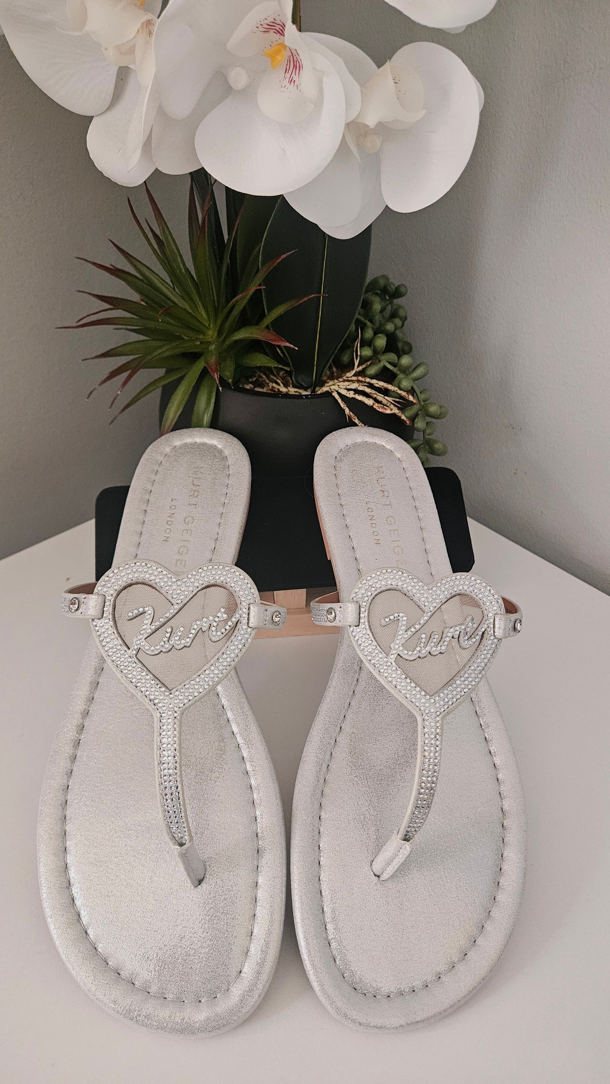 Kurt Geiger KG Heart T- Bar Sandal