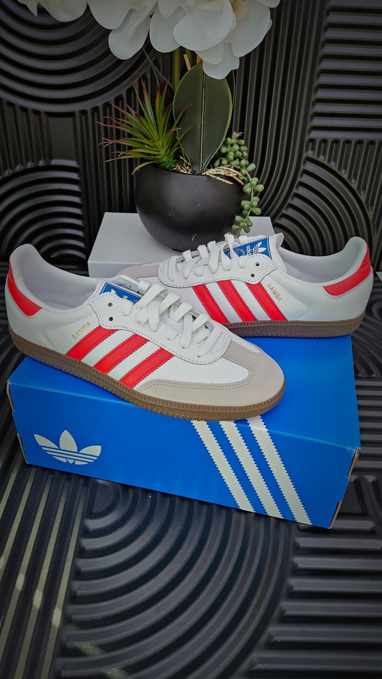 Best Selling Striped Unisex Sneakers in Red detail