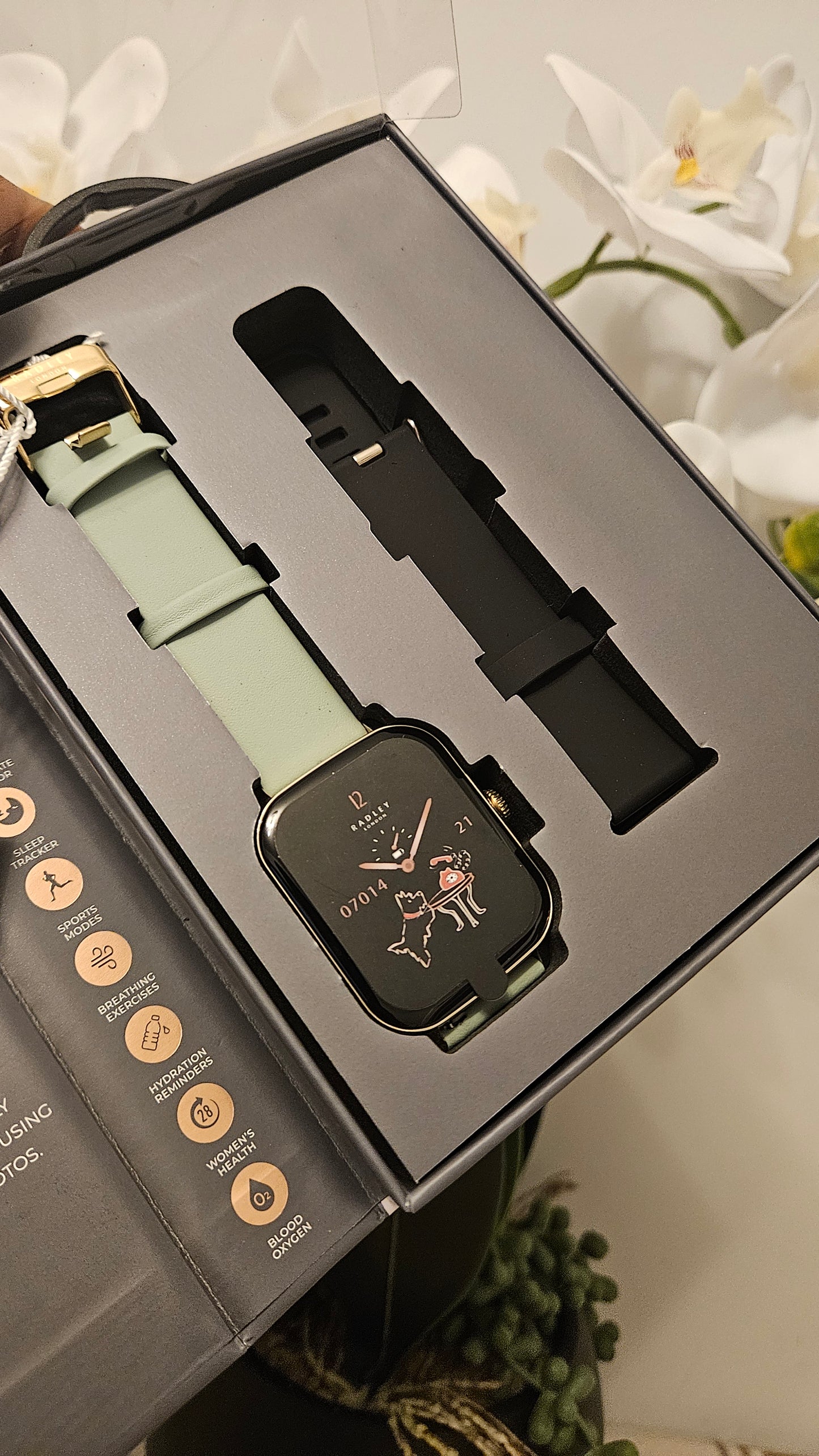Smart Watch with Interchangeable Strap