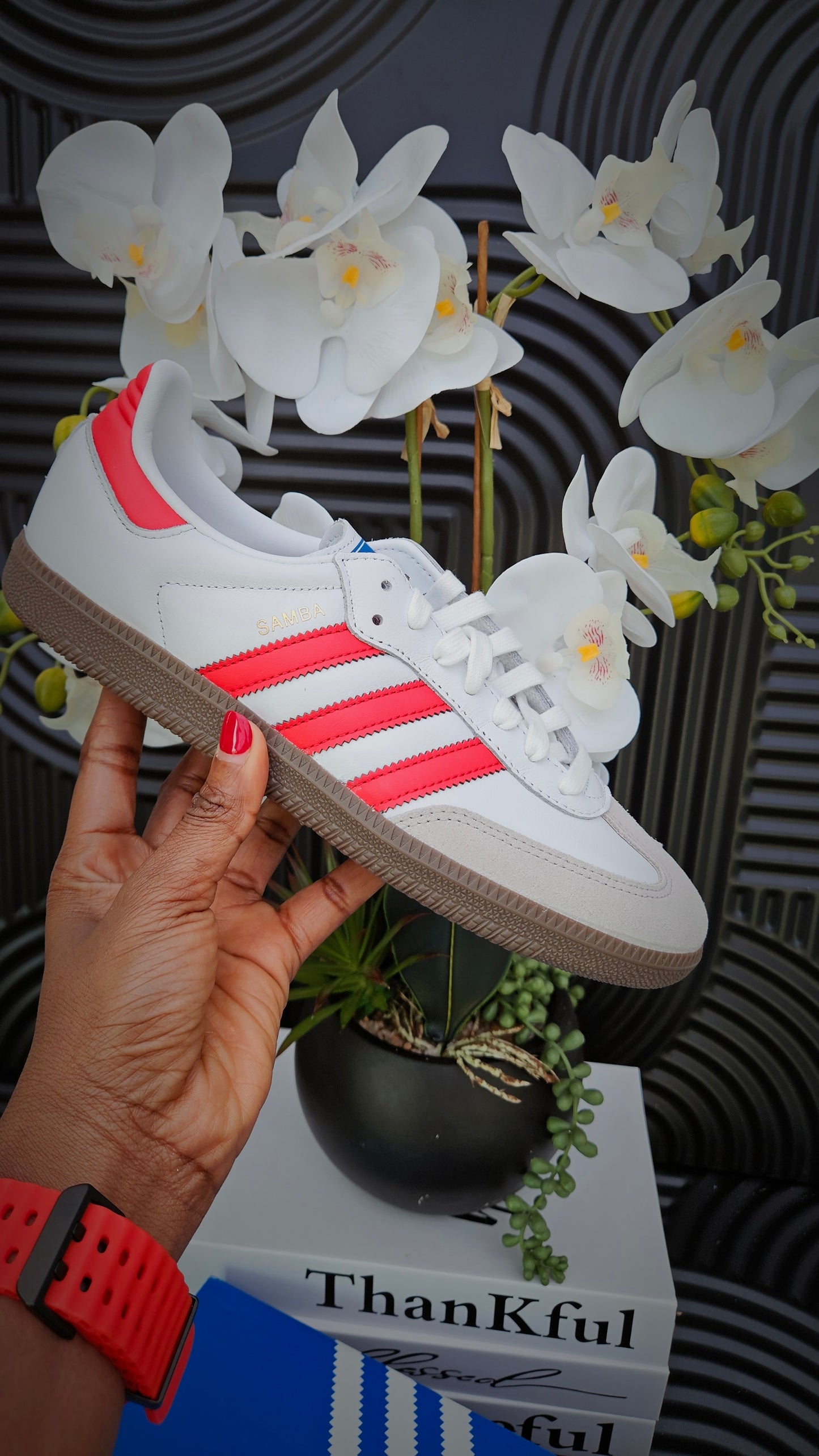 Best Selling Striped Unisex Sneakers in Red detail