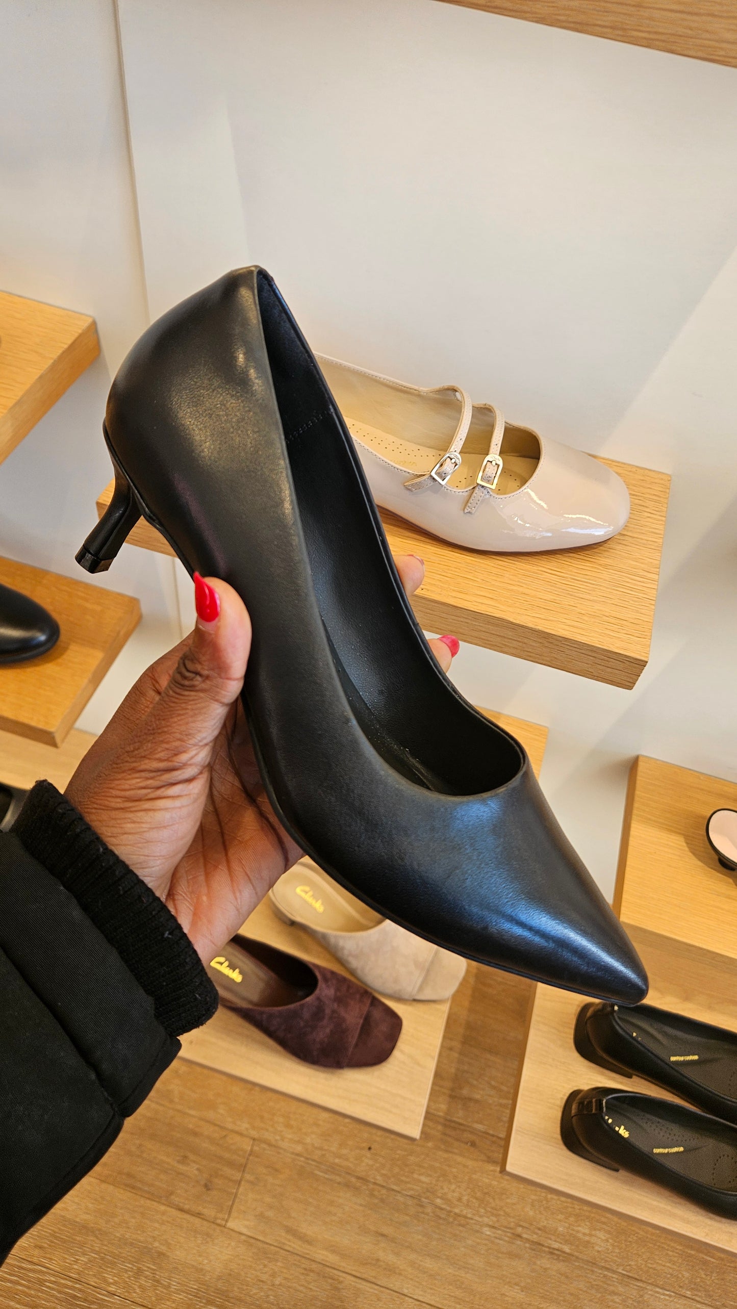 Black Leather Court Shoes for Ladies