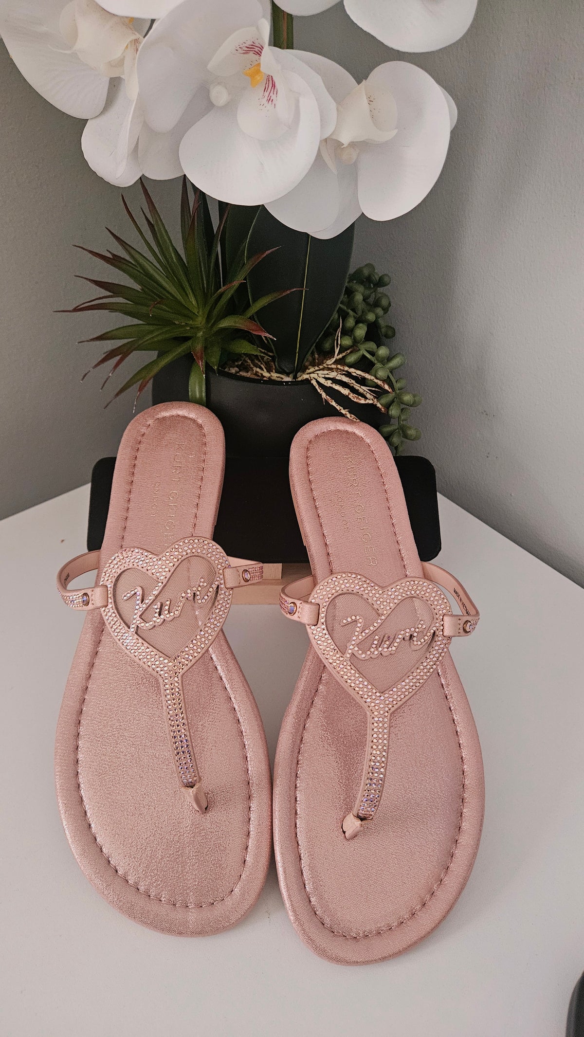 Kurt Geiger KG Heart T- Bar Sandal