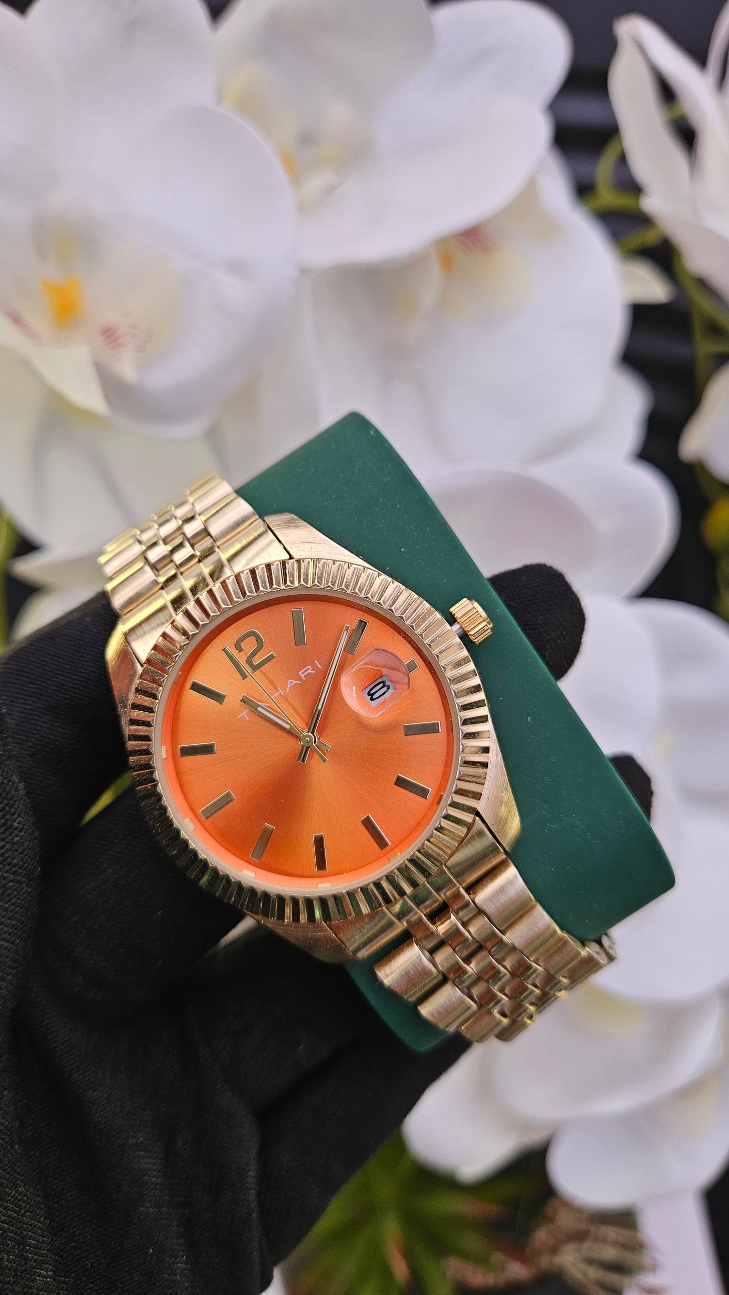 TAHARI Gold watch